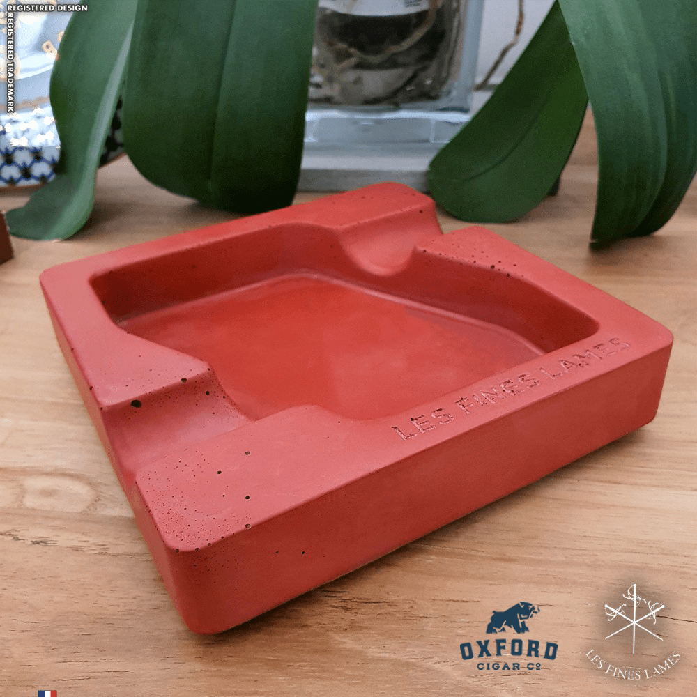 Les Fines Lames Dyad Ashtray - Red Les Fines Lames DYAD Ashtray - Red - Image 2
