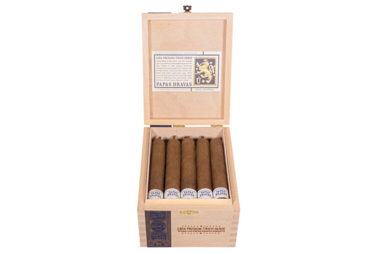 Drew Estate Creates Liga Privada Único Serie Papas Bravas For Europe Drew Estate Liga Privada Papas Bravas Robusto open box feature 768x520 yy8aic