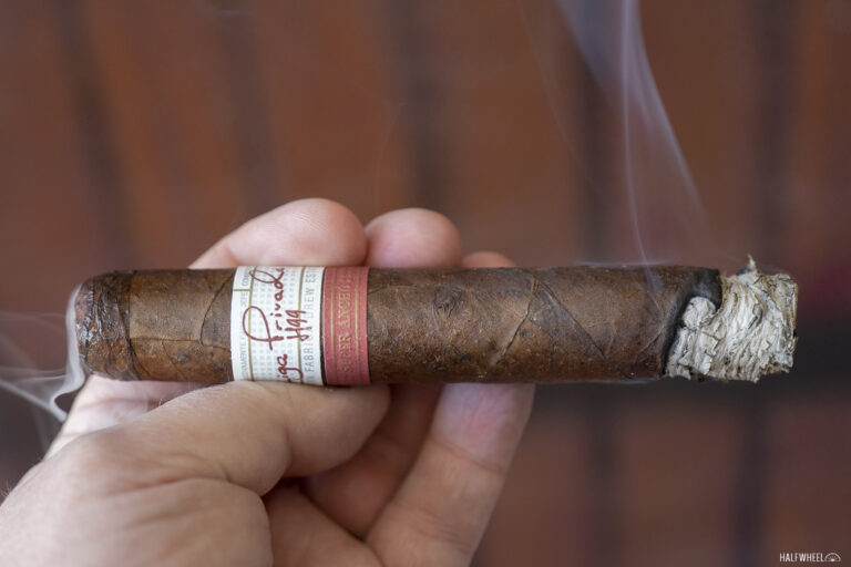 Liga Privada H99 Connecticut Corojo Super Ancho Liga Privada H99 Connecticut Corojo Super Ancho 2 768x512 4Wnalc