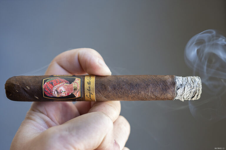 Long Live The Queen Maduro Queen’s Crest Long Live The Queen Maduro Queens Crest 2 768x511 d8rsO2