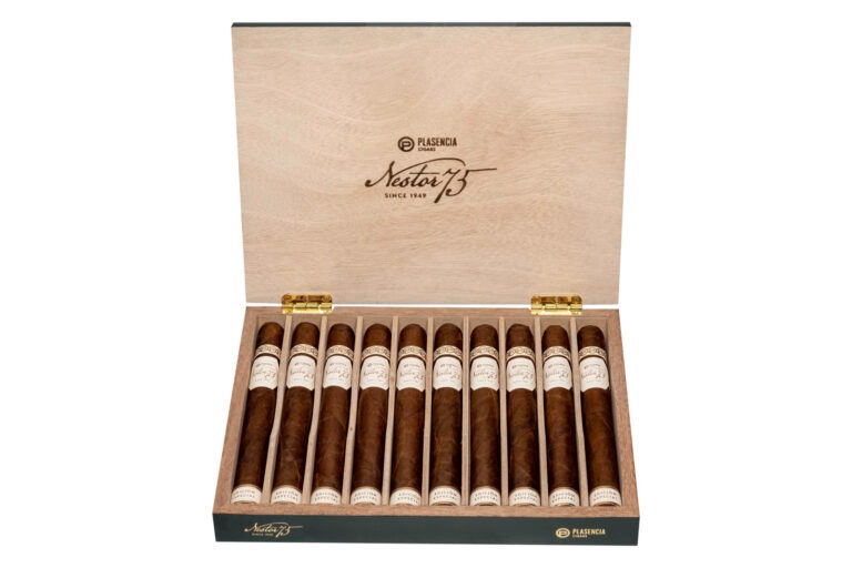 Néstor Plasencia Celebrates 75Th Birthday With Special Cigar Plasencia Nestor 75 1 768x512 CBWeJU