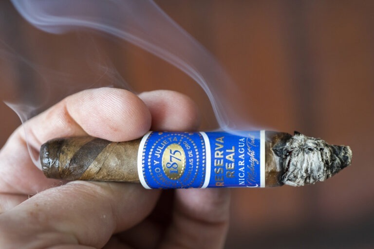 Romeo Y Julieta Reserva Real Nicaragua Midnight Twist Love Story Romeo y Julieta Reserva Real Nicaragua Midnight Twist Love Story 2 768x512 4eWyRl