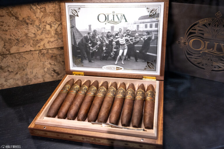 Oliva Serie V Roaring Twenties, A $300 Cigar, Heads To Stores Oliva Serie V Roaring Twenties Super Limited Edition 1 768x512 FLbZFy