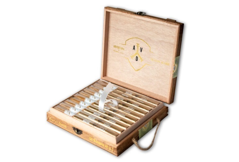 Adventura The Royal Return Queen’s Pearls Lancero Returns As Limited Edition Exclusive For Abu Dhabi ADV McKay ADVentura Queens Pearls Lancero Abu Dhabi open box feature 768x520 7XhSlf