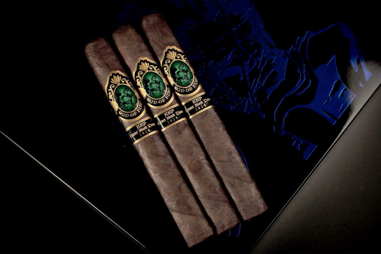 God Of Fire Never Back Down Toro Extra 54 Shipping This Month God of Fire KKP Never Back Down Toro Extra 54 Feature 768x512 YrMTPG