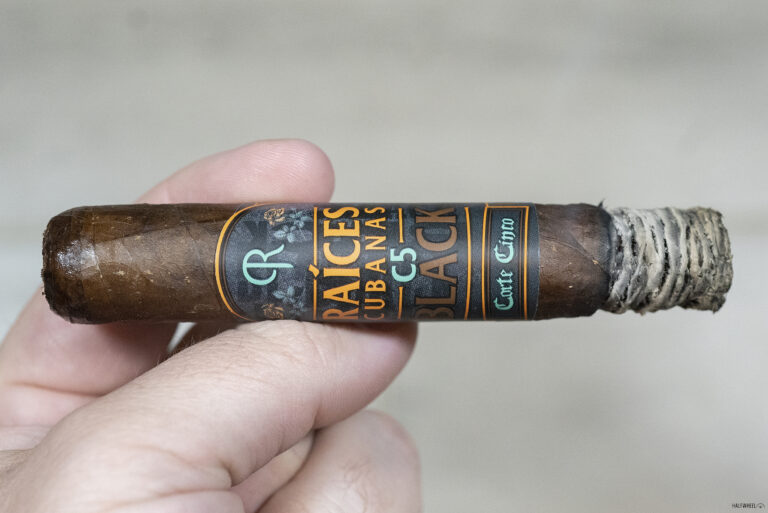 Raíces Cubanas C5 Black Robusto Raices Cubanas C5 Black Robusto 1 768x513 HpJQh6