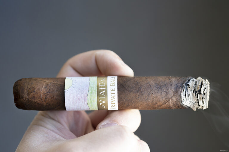 Viaje Private Bale Sunlight On A Field Twilight Viaje Private Bale Sunlight On a Field Robusto 2 768x512 EVfge0