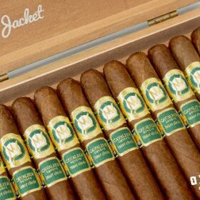 Box of Cavalier Genève The Green Jacket 2026 - Medium Bodied Honduran Cigar