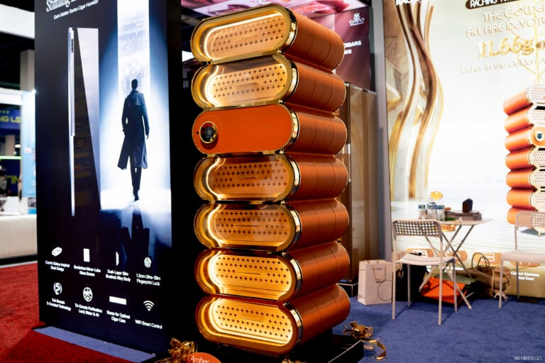 Raching Launching Amber Series, Dark Matter Raching Amber Series A7 Gold Humidor 1 768x512 66UthL