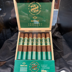 OZ Family Cigars Maracana